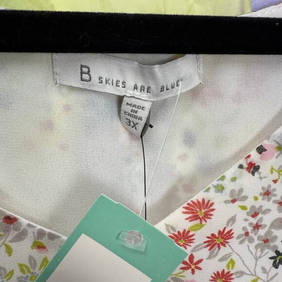 Skies Are Blue Bell Sleeve Blouse - Size 3XL - Picture 5 of 5